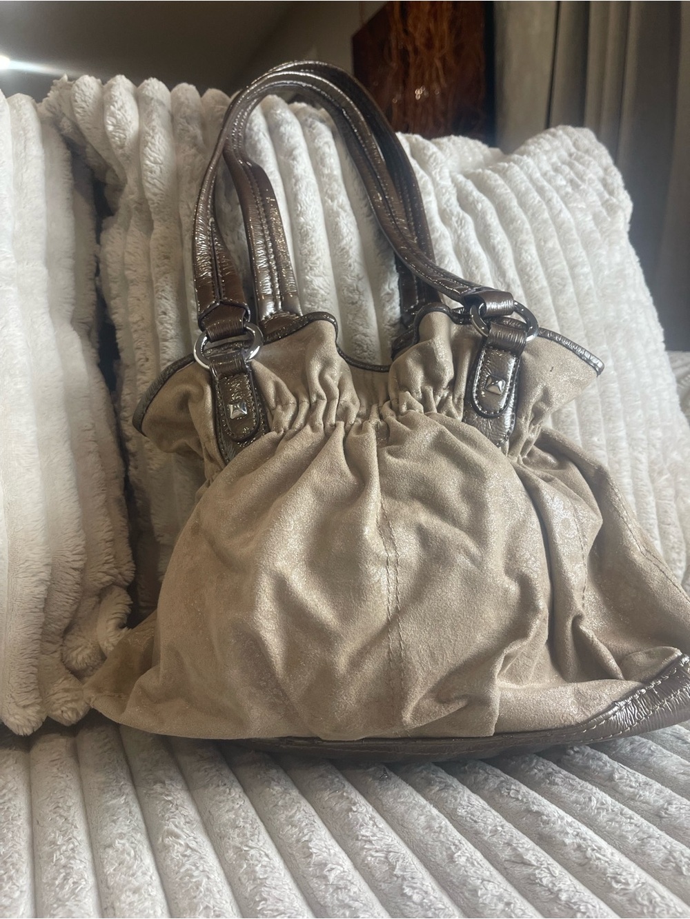 🔺️SOLD🔺️Kathy Van Zeeland Tan and Dark Brown Gathered Satchel - Picture 4 of 8